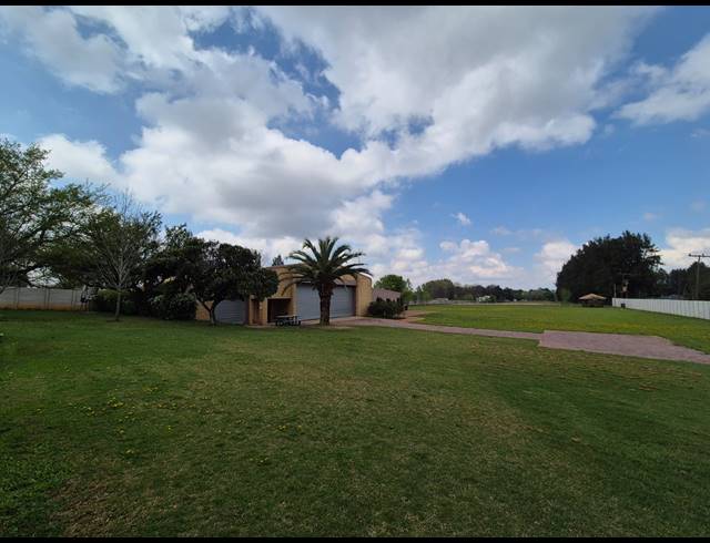7 BEDROOM HOUSE FOR SALE IN LASIANDRA